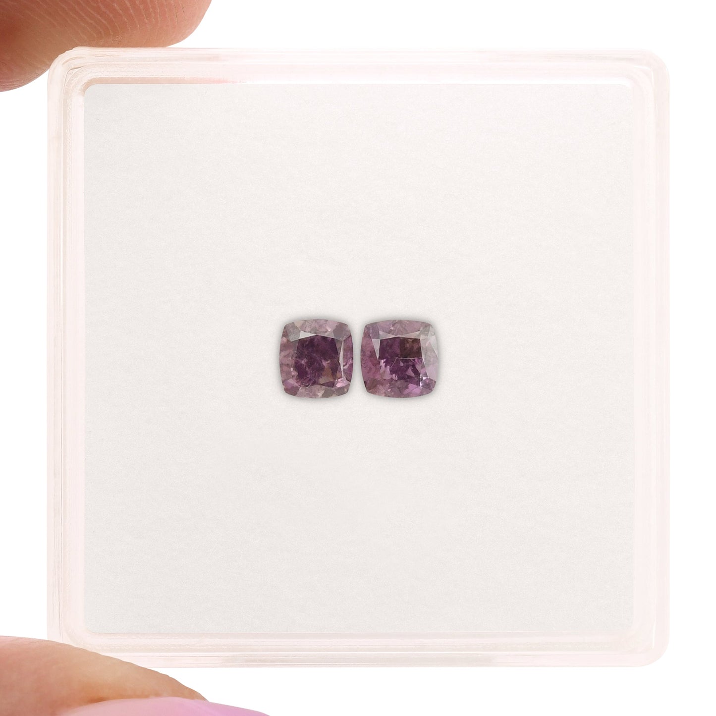 0,50 Karat Fancy Deep Purple Pink Cushion Diamonds I1