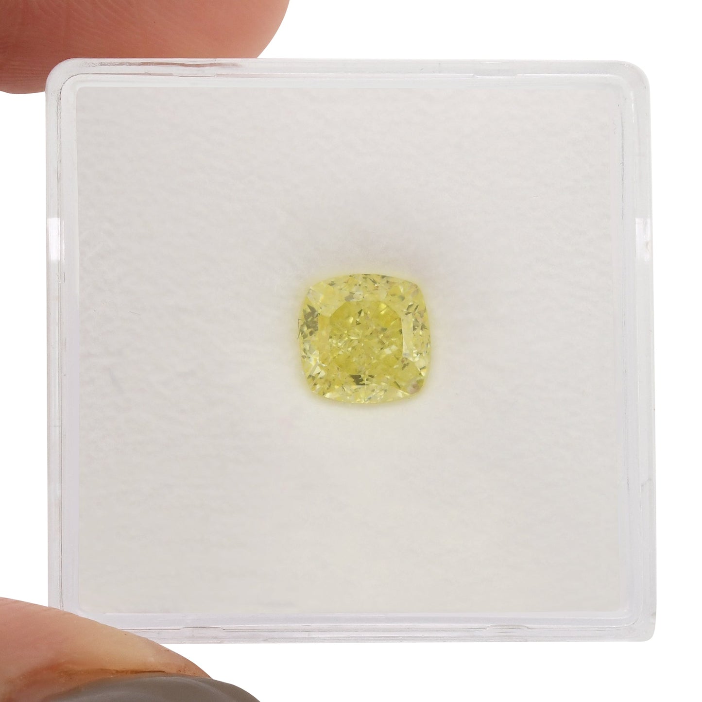 1,50 Karat Fancy Yellow Cushion Diamond VVS2 GIA