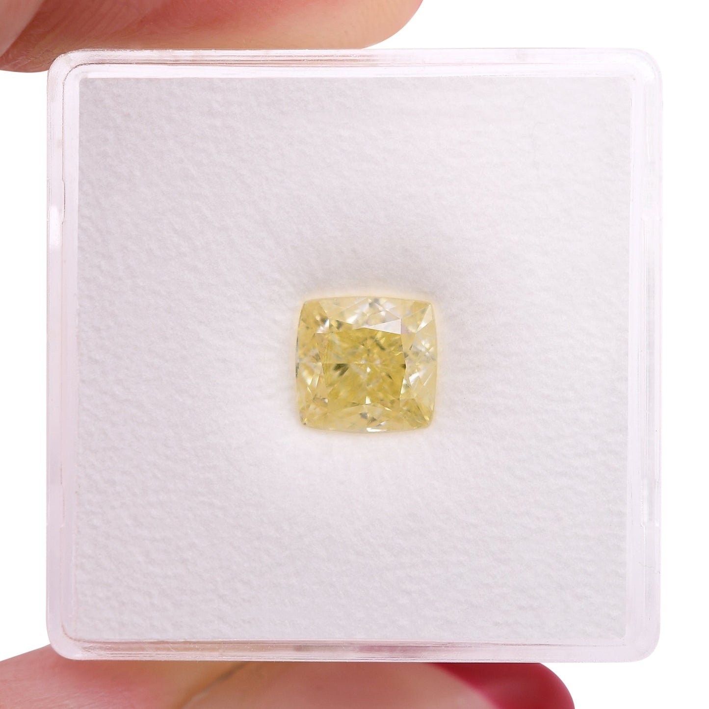 1,60 Karat Fancy Yellow Cushion Diamond IF GIA