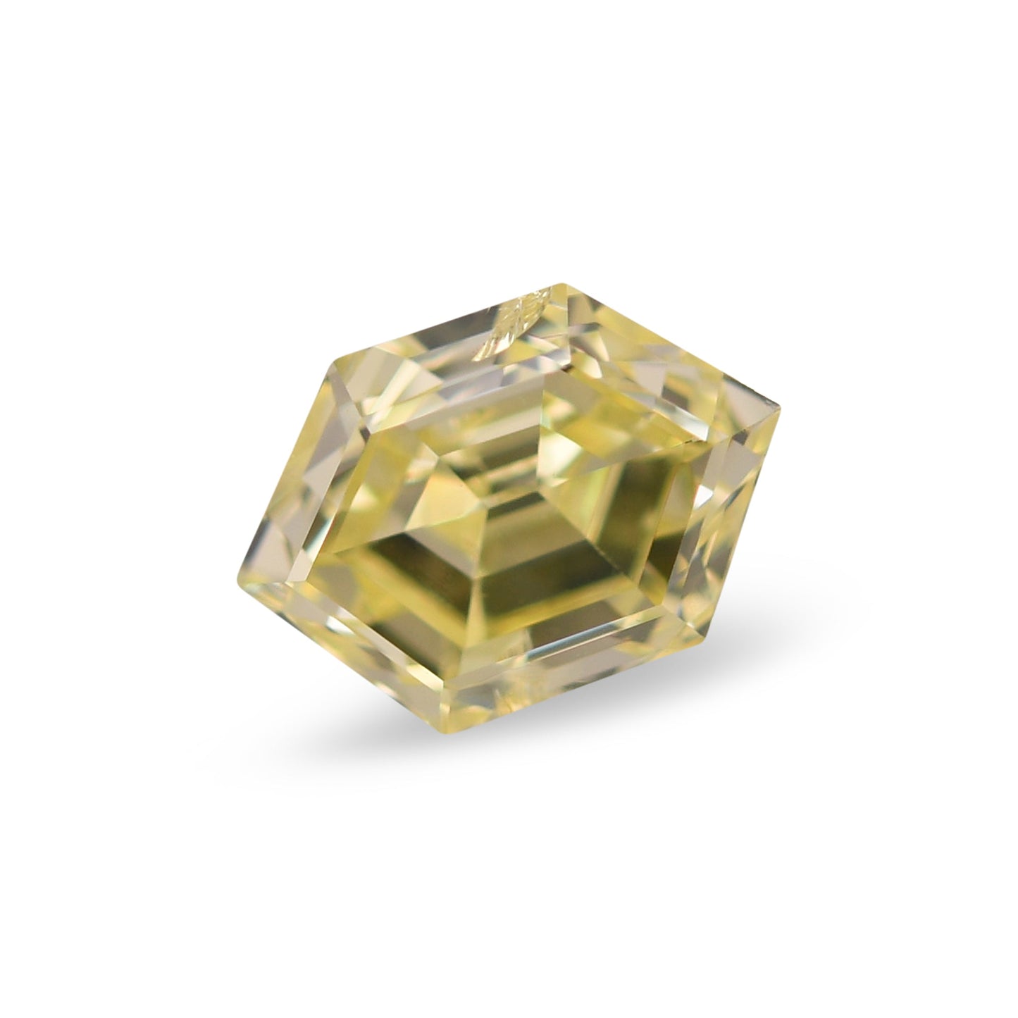 0,74 Karat Fancy Intense Yellow Hexagonal Diamond (I1) GIA