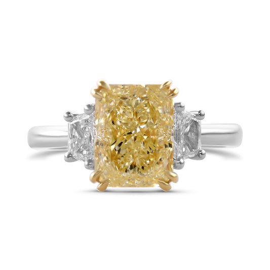 Hellgelber Y-Z Radiant Dreistein-Diamantring