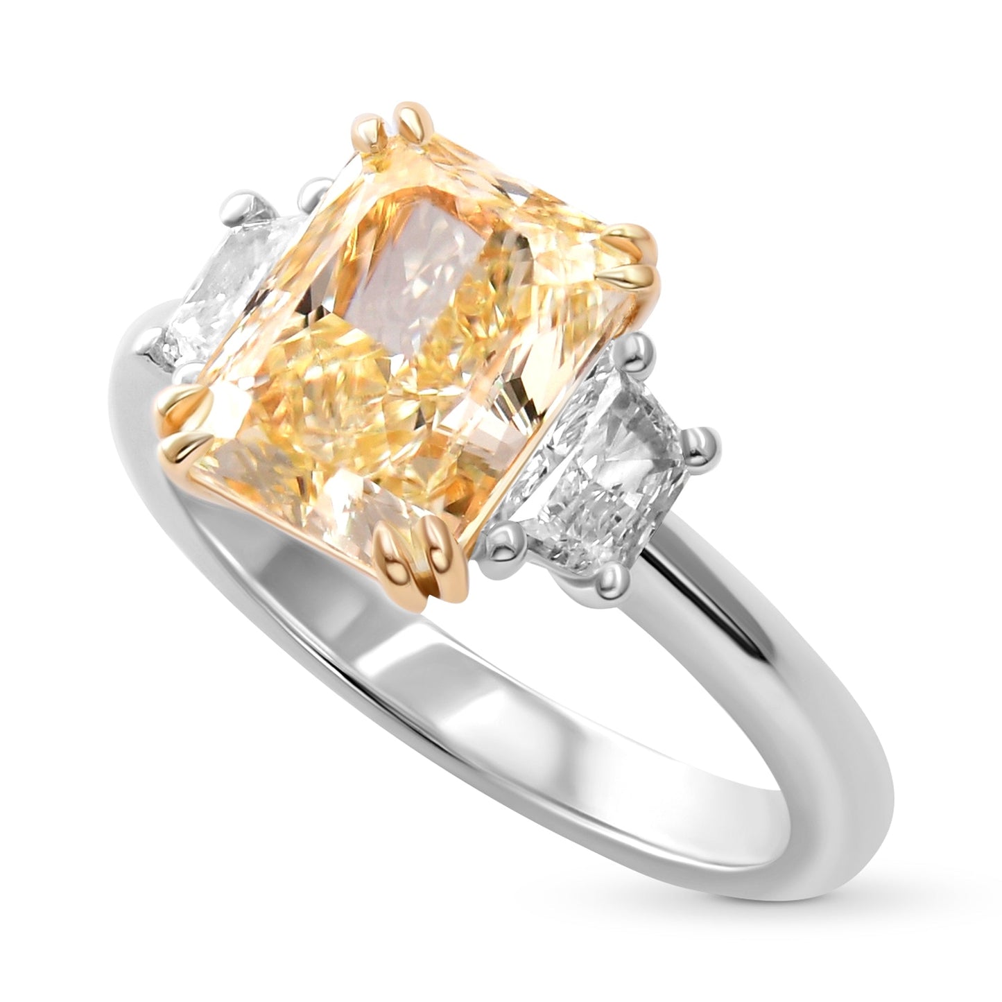 Hellgelber Y-Z Radiant Dreistein-Diamantring