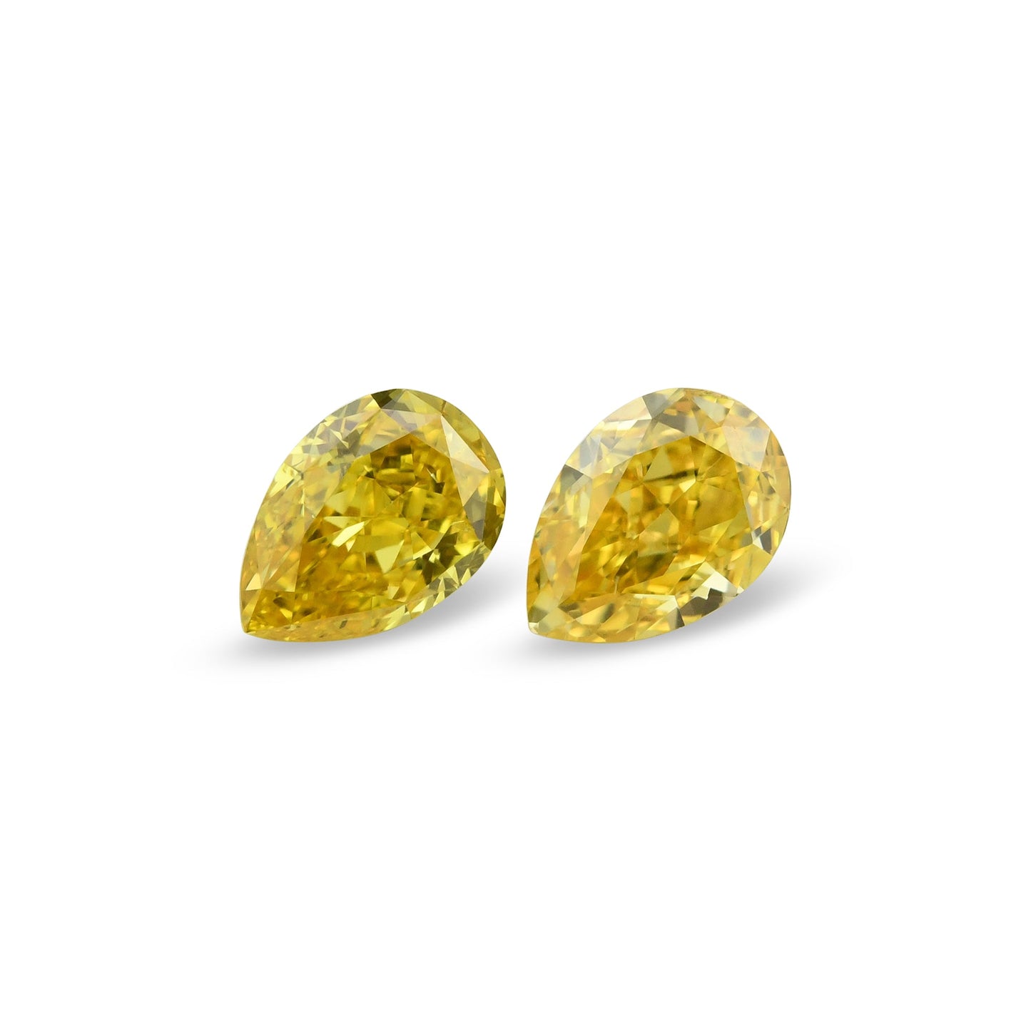 0,64 Karat Fancy Vivid Orange Yellow Birnenförmige Diamanten SI1