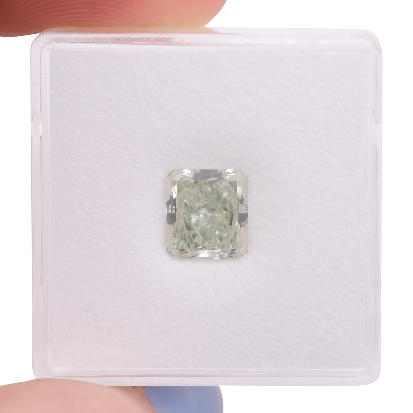 1,68 Karat Fancy Green Radiant Diamant SI2 GIA