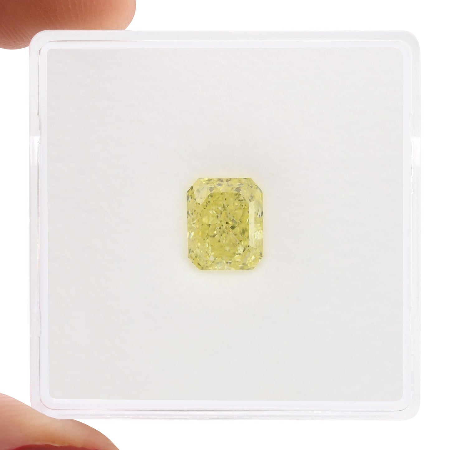 1,35 Karat Fancy Light Yellow Radiant VVS1 GIA