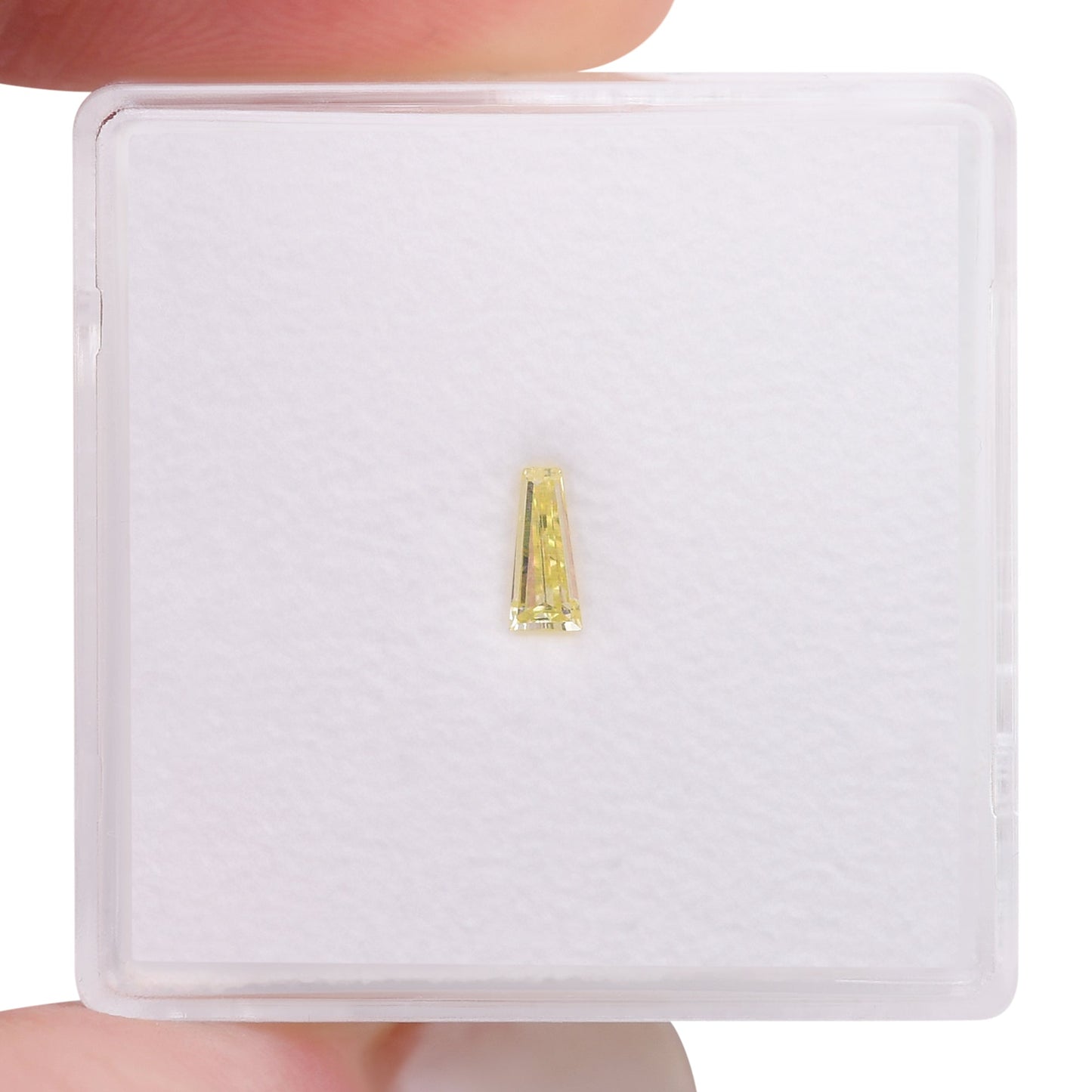 0,12 Karat Fancy Yellow Taper Diamant VS2