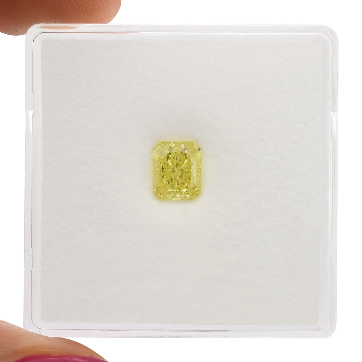 0,67 Karat Fancy Intense Yellow Radiant VS1 GIA