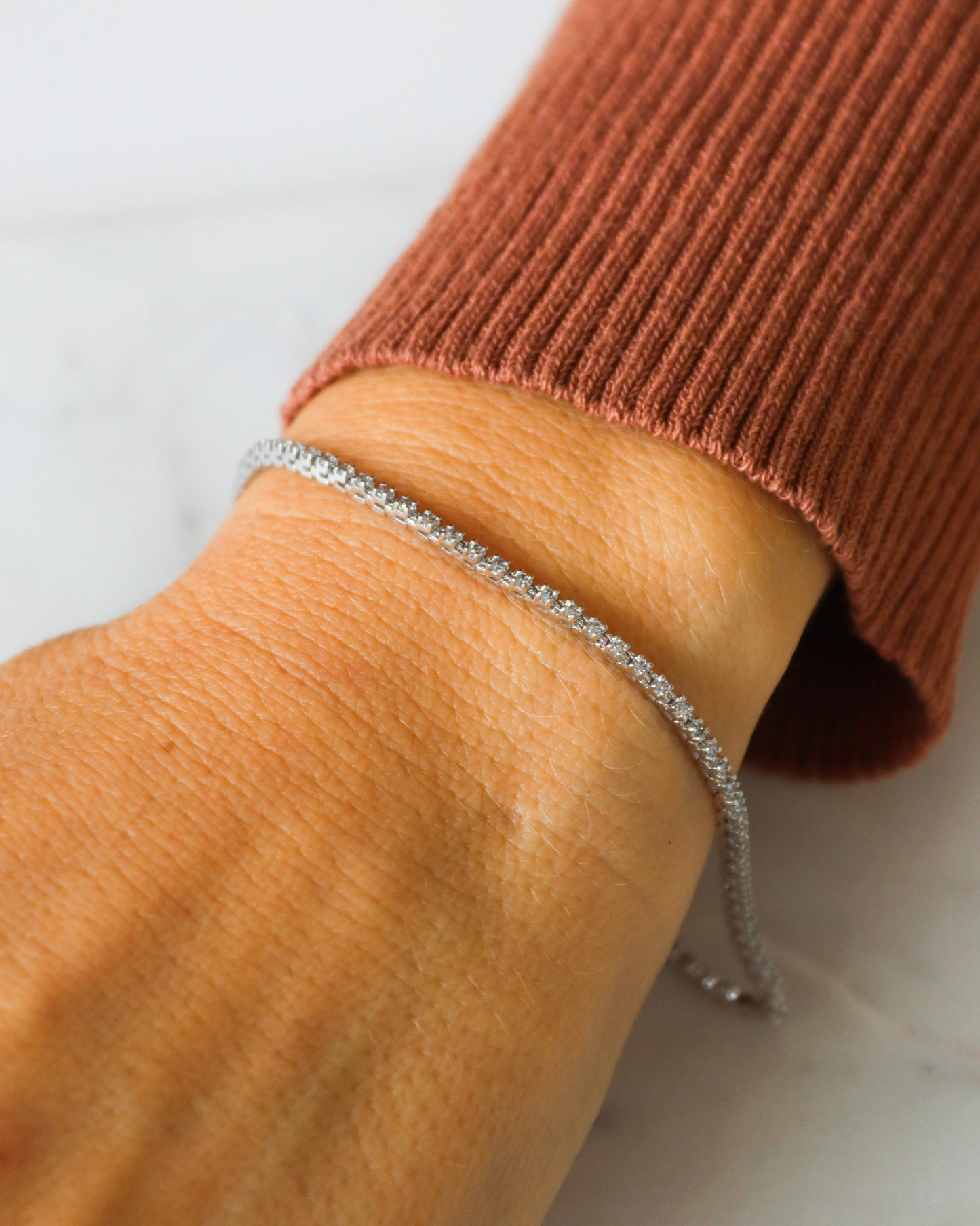 Diamond tennis bracelets in white gold - timeless elegance