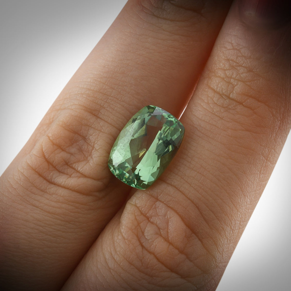 Cushion Gemstone | 6.51 ct | Green | GWLAB | Ref 724251
