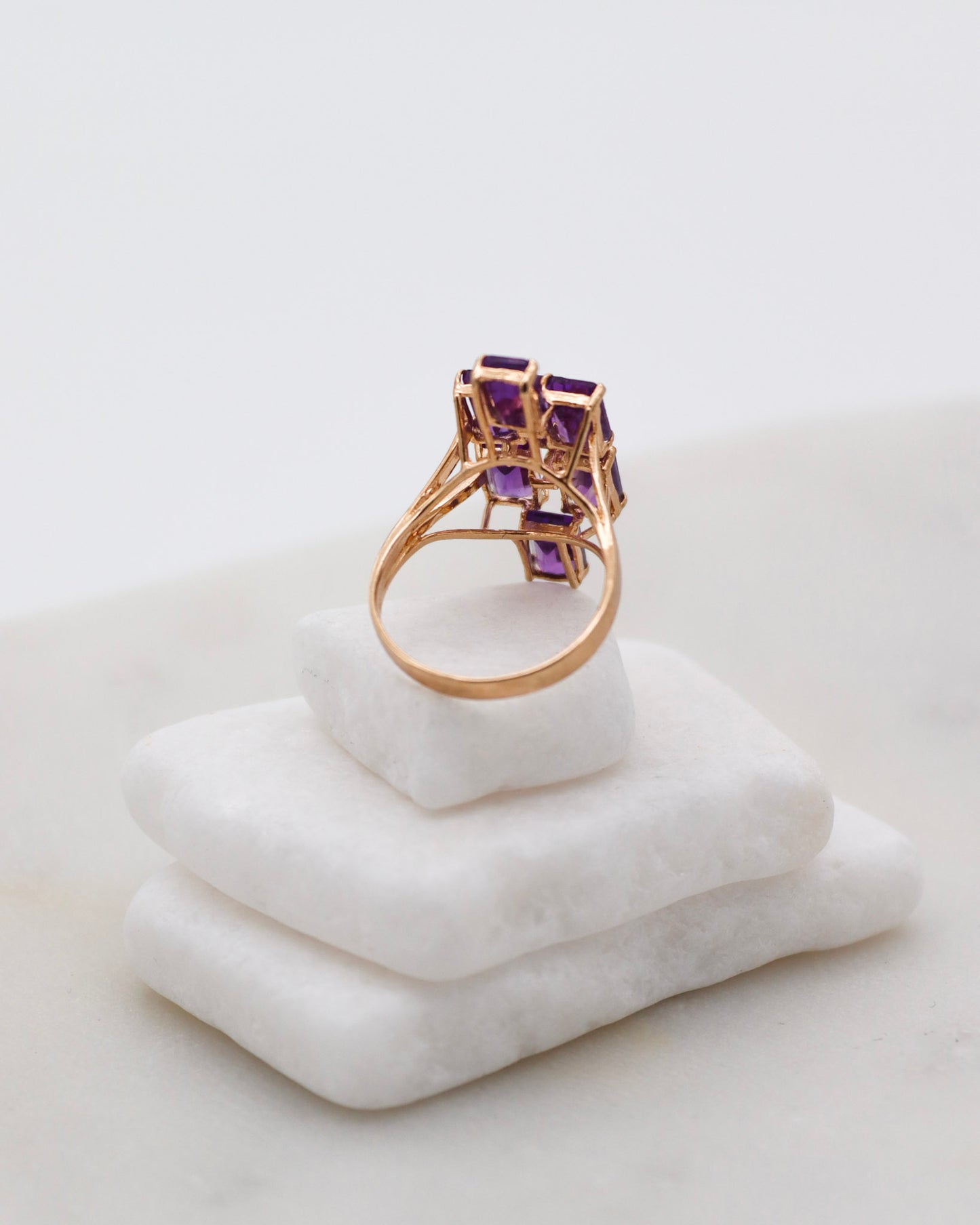 Vintage-Ring Wanda mit Amethysten im Emerald Cut