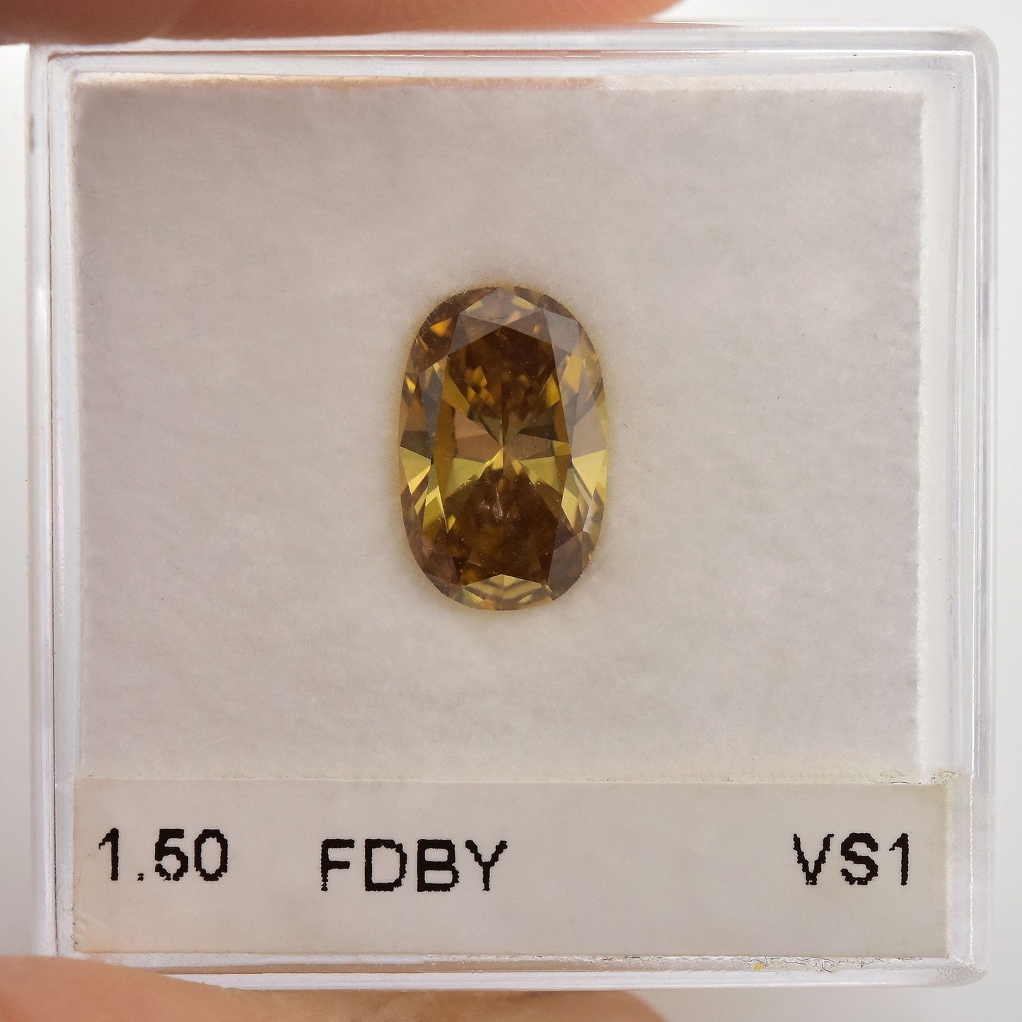 1,50 Karat Fancy Deep Brown Yellow Cushion Diamond VS1 GIA