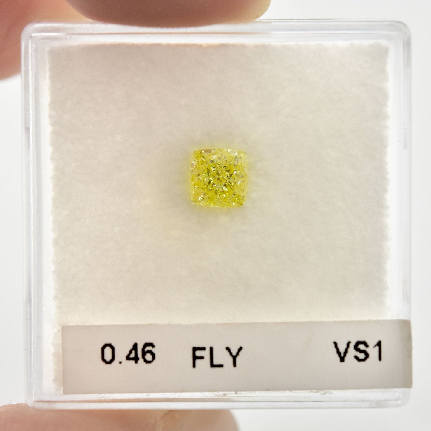 0,46 Karat Fancy Light Yellow Cushion Diamond VS1 GIA