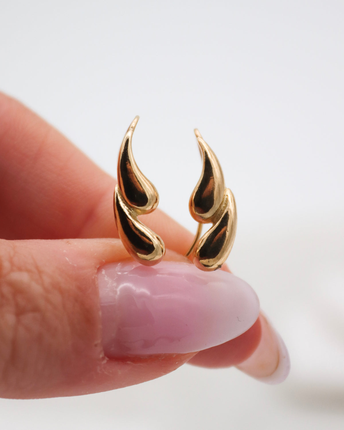 Rhea – Ear Cuffs aus 585 Gelbgold in Tropfenform
