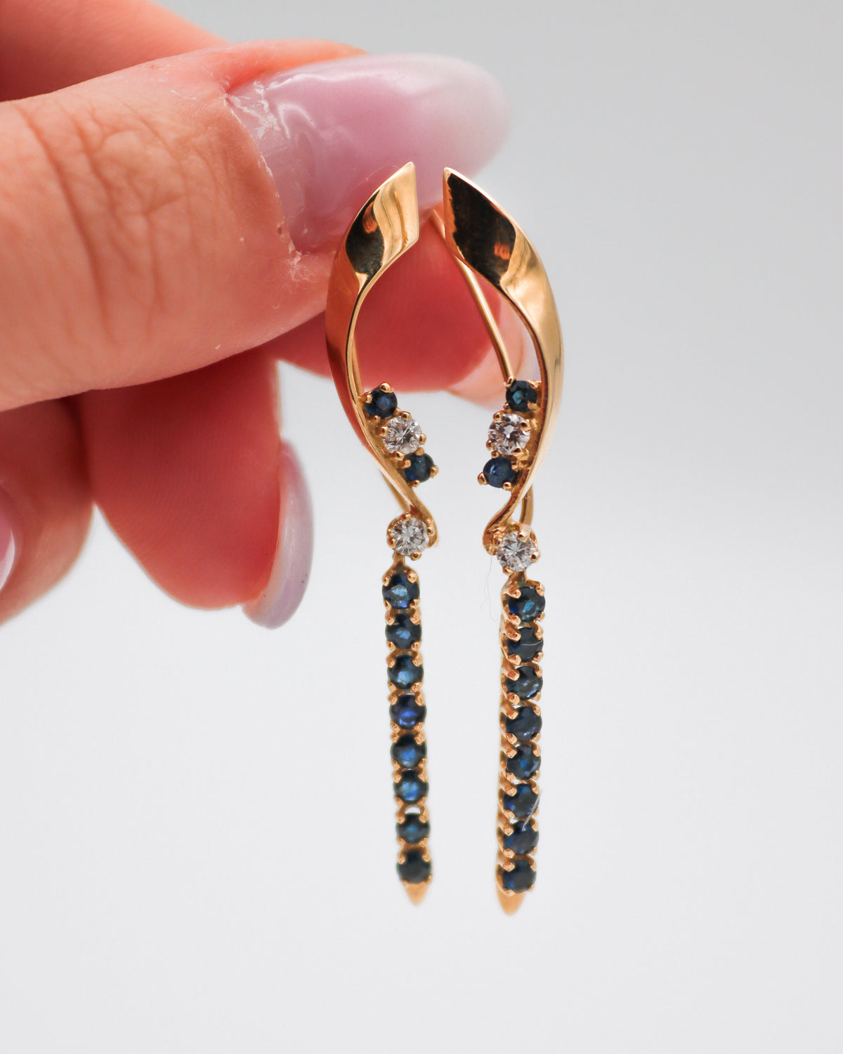 Josephine – Ear Cuffs aus 585 Gelbgold mit Saphiren und Brillanten