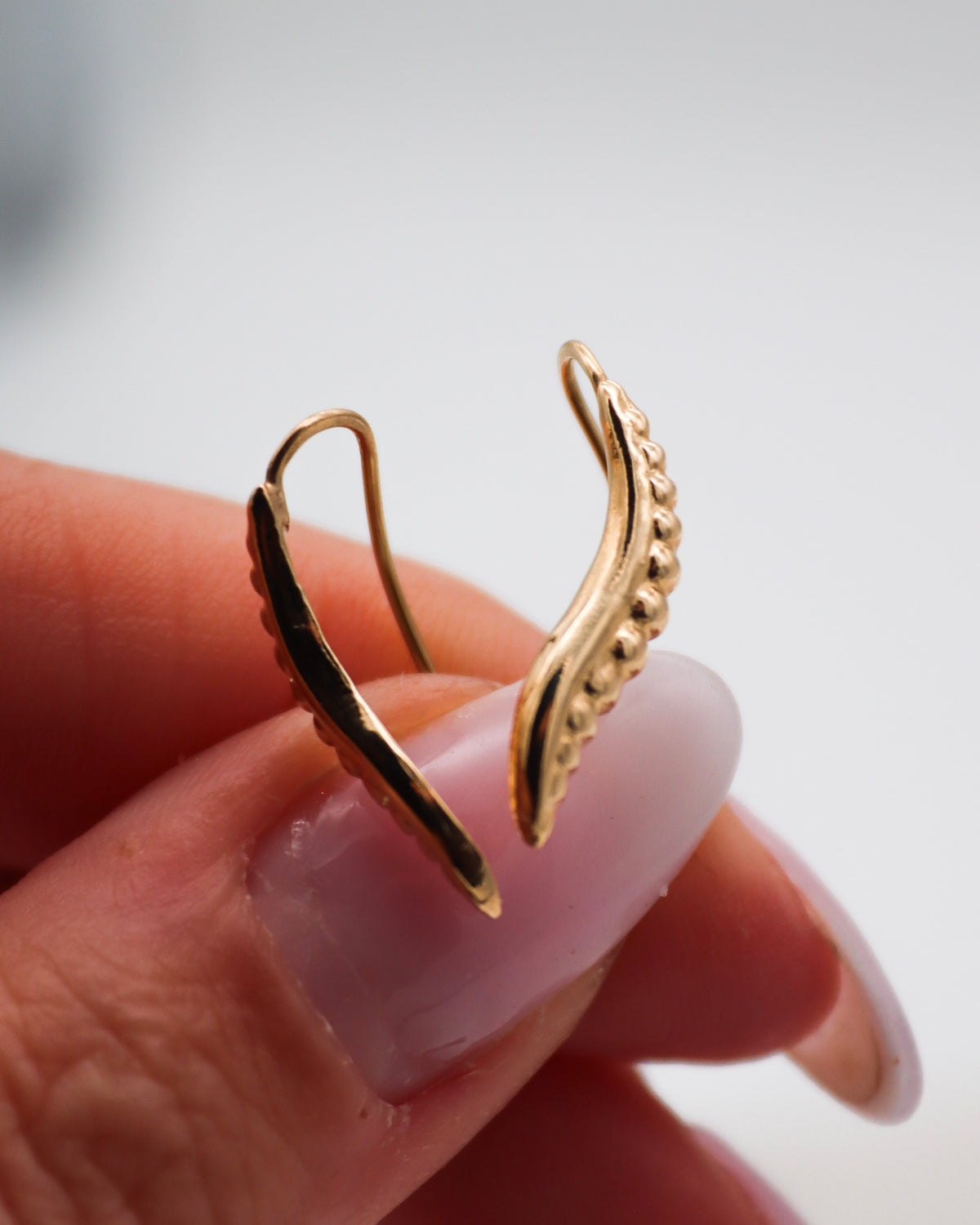 Mila – Ear Cuffs aus 585 Gelbgold mit Kugeldesign