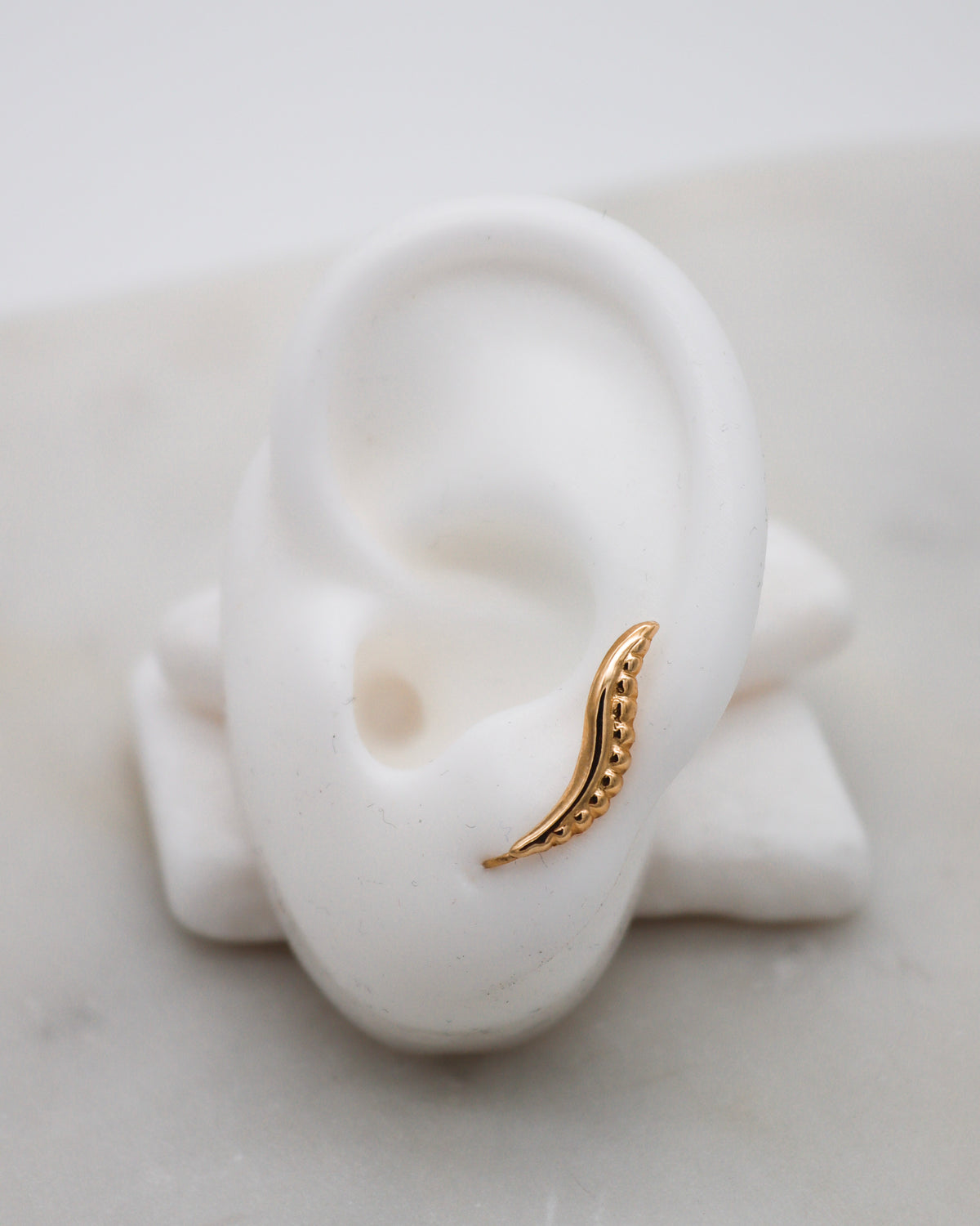 Mila – Ear Cuffs aus 585 Gelbgold mit Kugeldesign