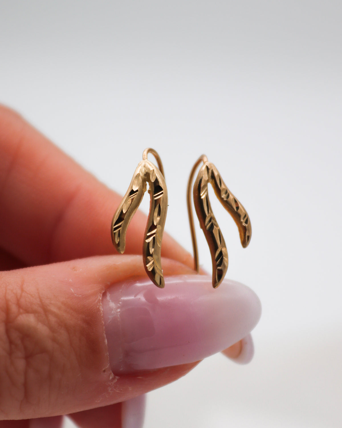 Nova – Ear Cuffs aus 585 Gelbgold mit Diamantfräsung