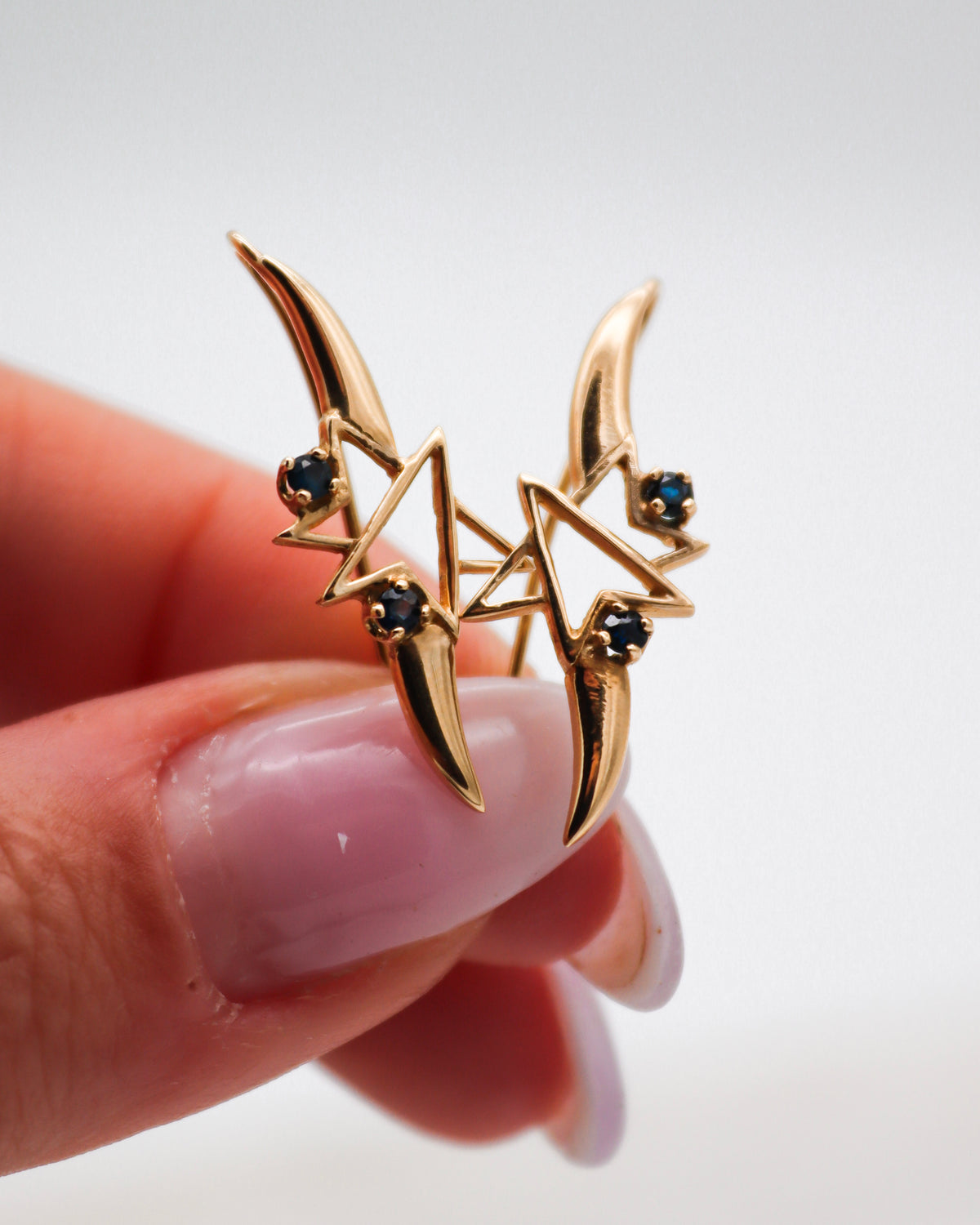Stella – Ear Cuffs aus 585 Gelbgold mit Stern und Saphiren