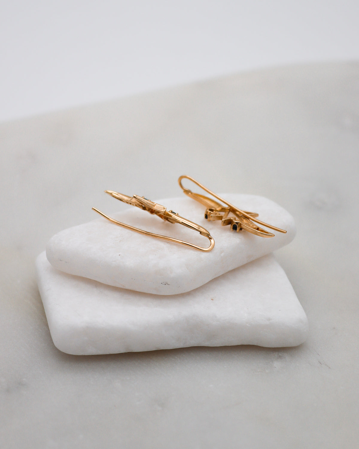 Stella – Ear Cuffs aus 585 Gelbgold mit Stern und Saphiren