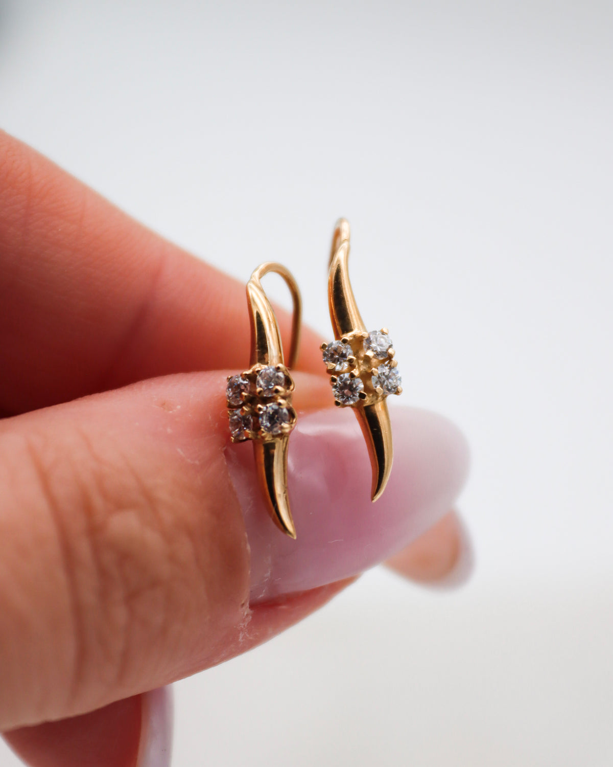 Viola – Ear Cuffs aus 585 Gelbgold mit Zirkonia-Cluster