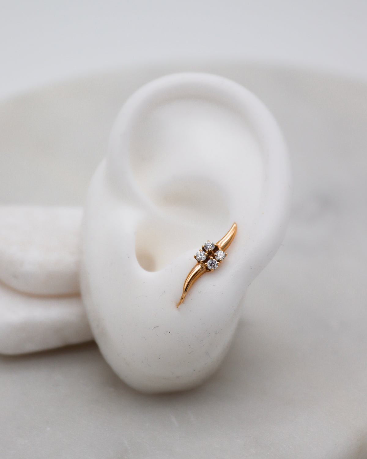 Viola – Ear Cuffs aus 585 Gelbgold mit Zirkonia-Cluster
