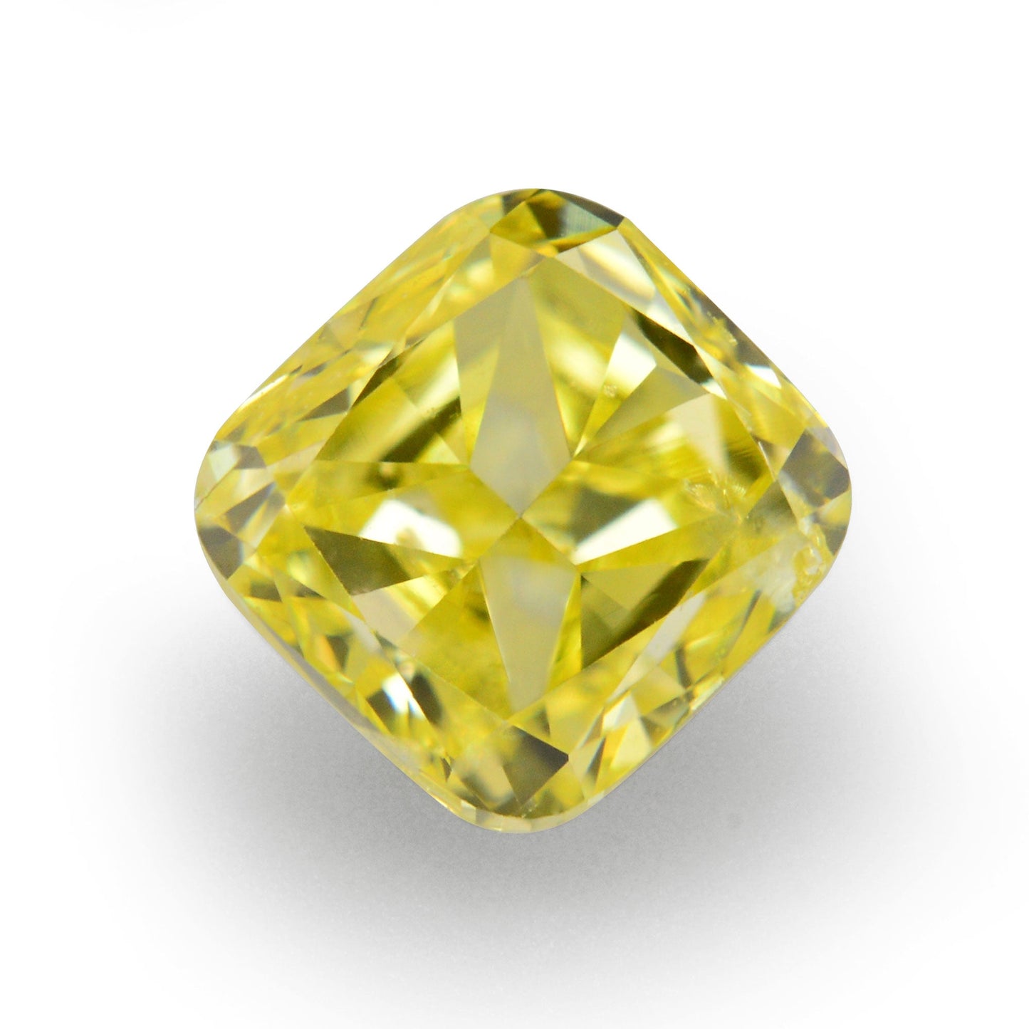 0,39 Karat Fancy Intense Yellow Cushion Diamond I1 GIA
