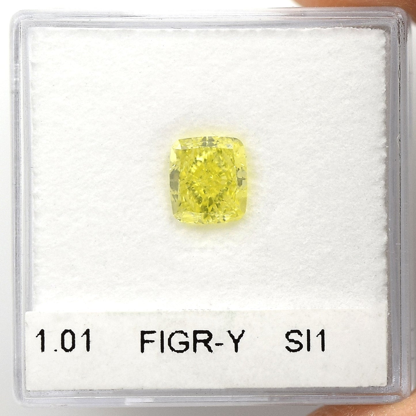 1,01 Karat Fancy Intense Greenish Yellow Cushion Diamond SI1 GIA