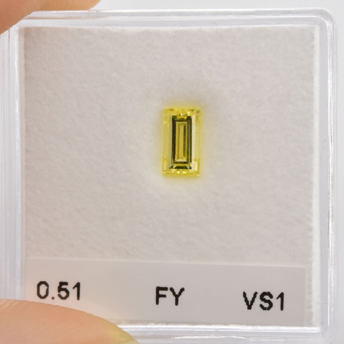 0,51 Karat Fancy Yellow Emerald Diamond VS1 GIA