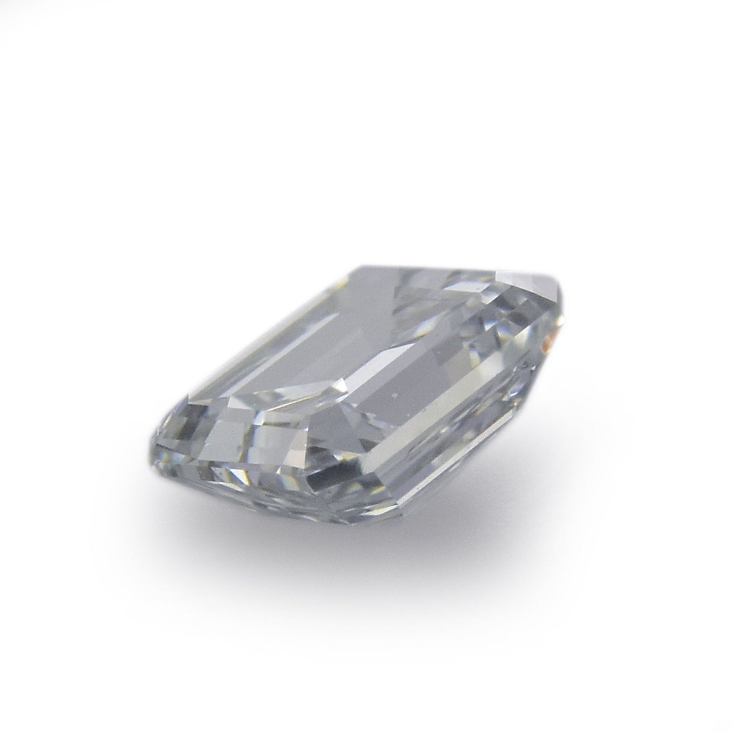 0,17 Karat Fancy Light Gray Blue Emerald Diamond VVS2 GIA