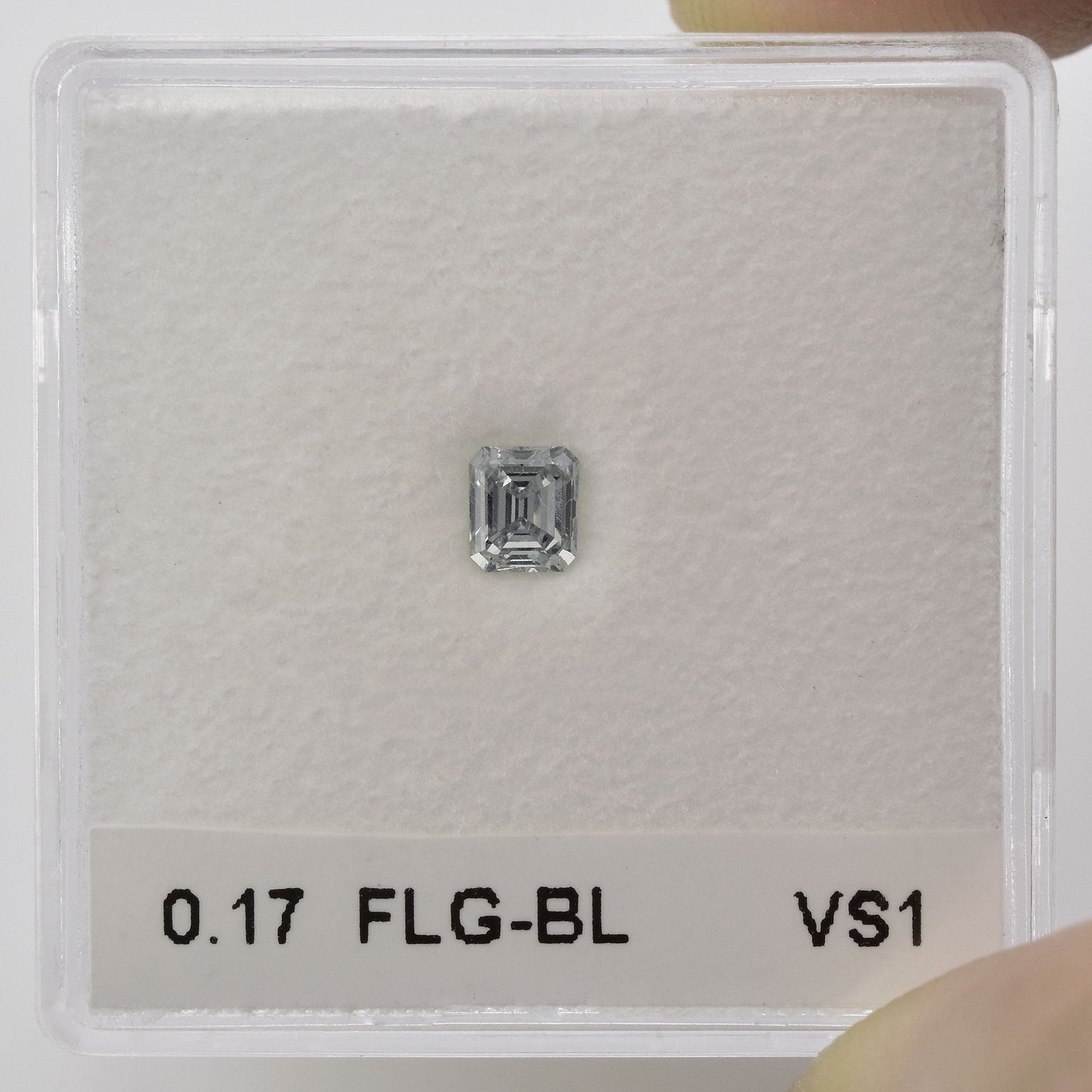 0,17 Karat Fancy Light Gray Blue Emerald Diamond VVS2 GIA