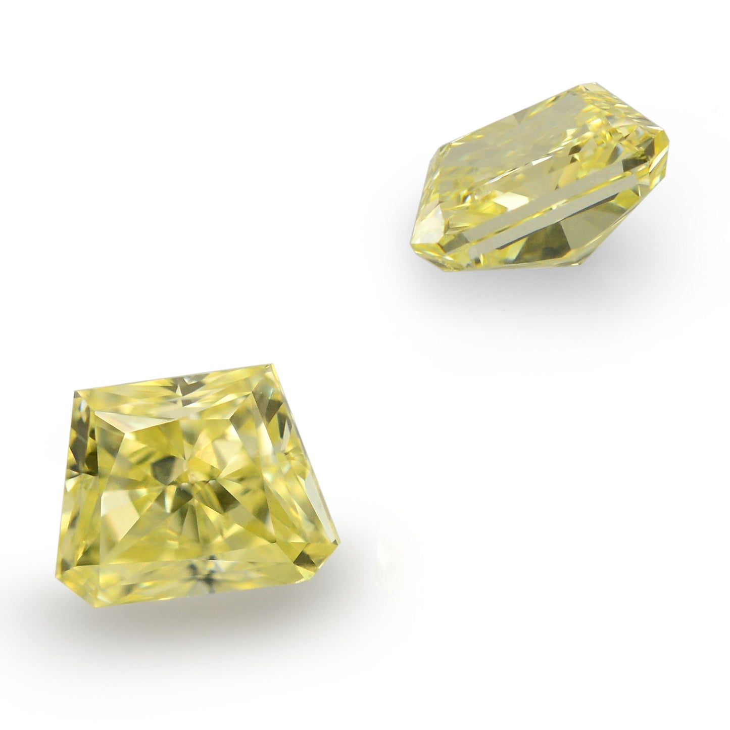 0,60 Karat Fancy Yellow Trapezoid Diamonds (VS1)