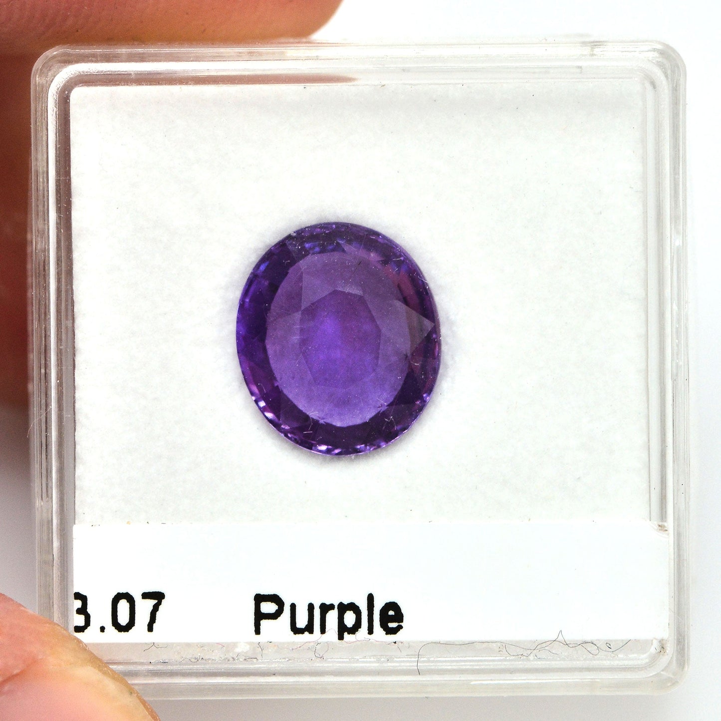 3,07 Karat violetter ovaler Saphir (GIC)