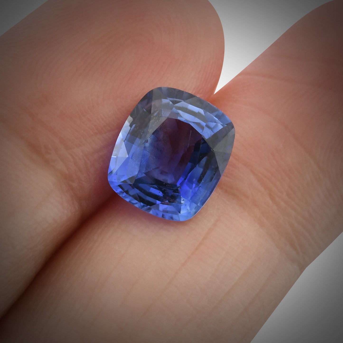 3,06 Karat blauer Kissen-Saphir aus Sri Lanka (Lotus)