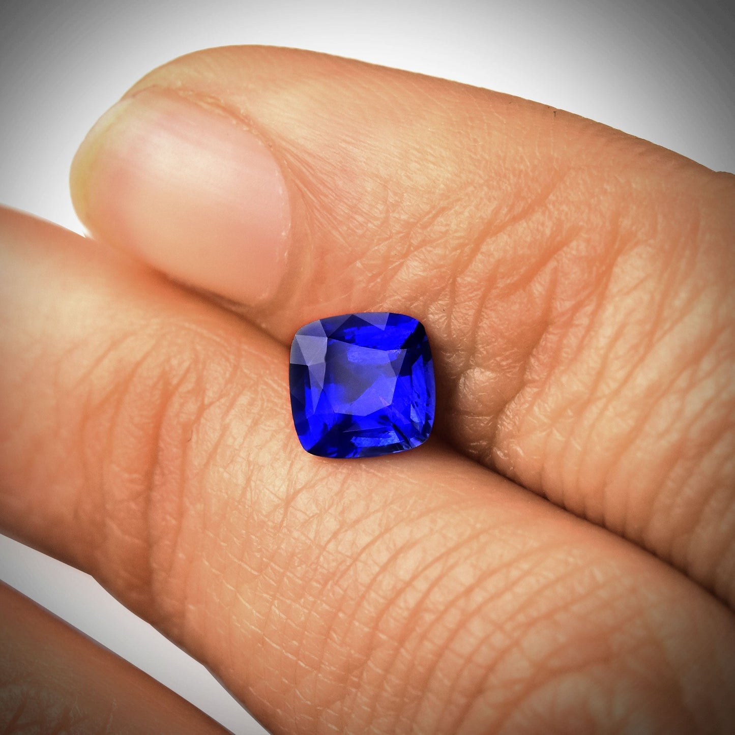 1,11 Karat blauer Kissen-Saphir