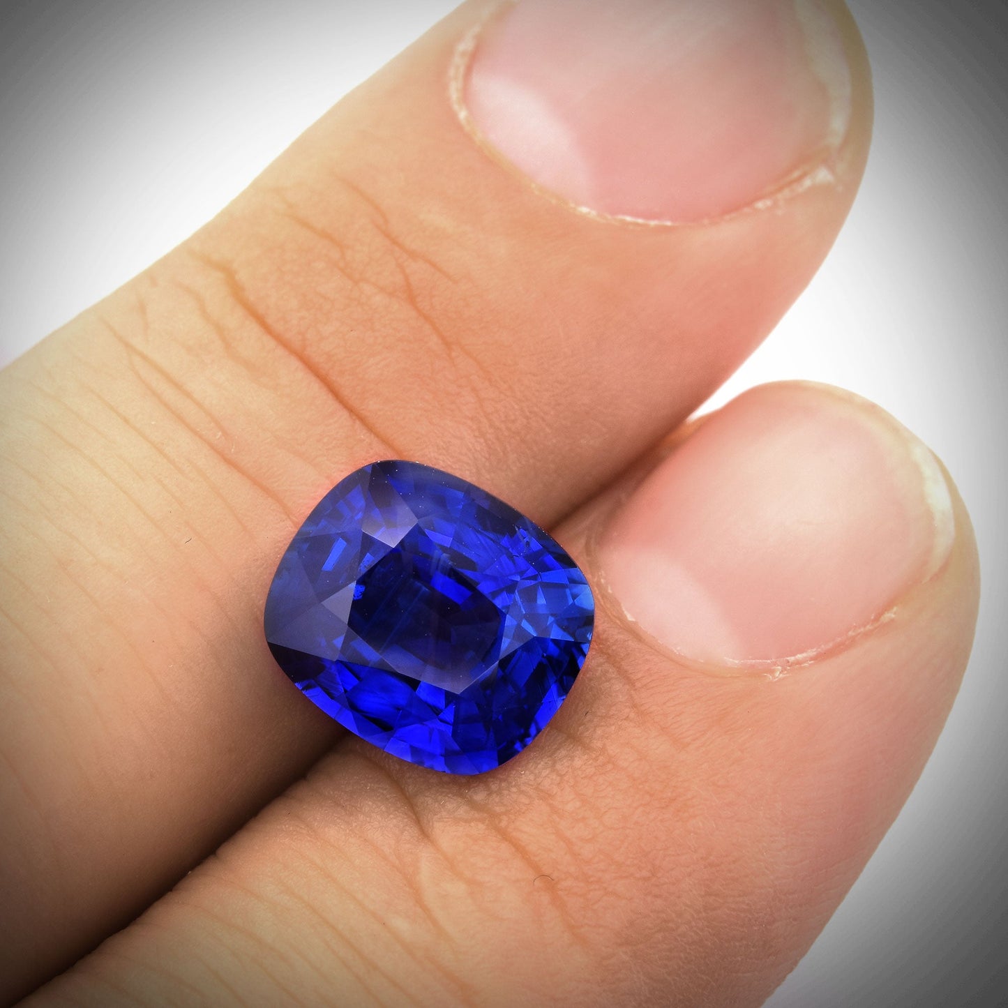 6,34 Karat blauer sri-lankischer Kissen-Saphir GRS