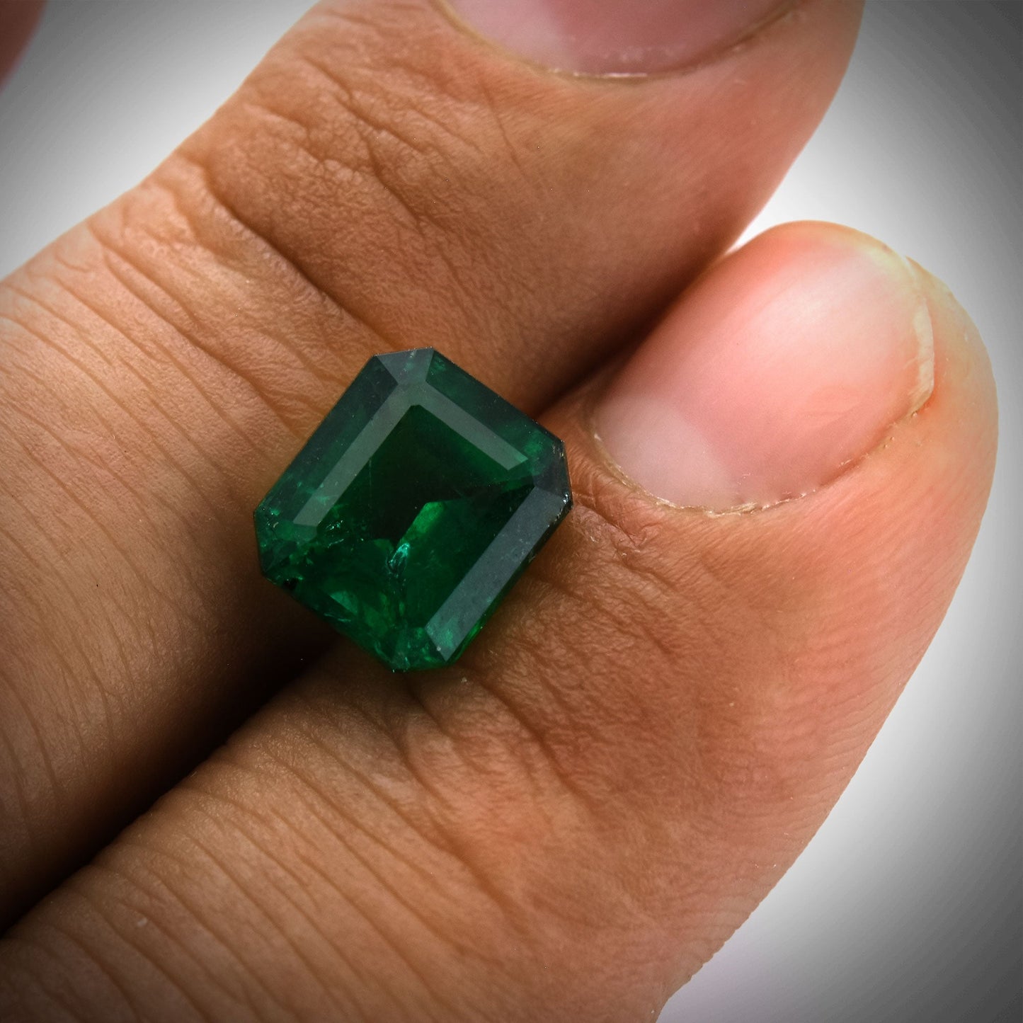 4,26 Karat Grüner Zambian Radiant Emerald GWLAB