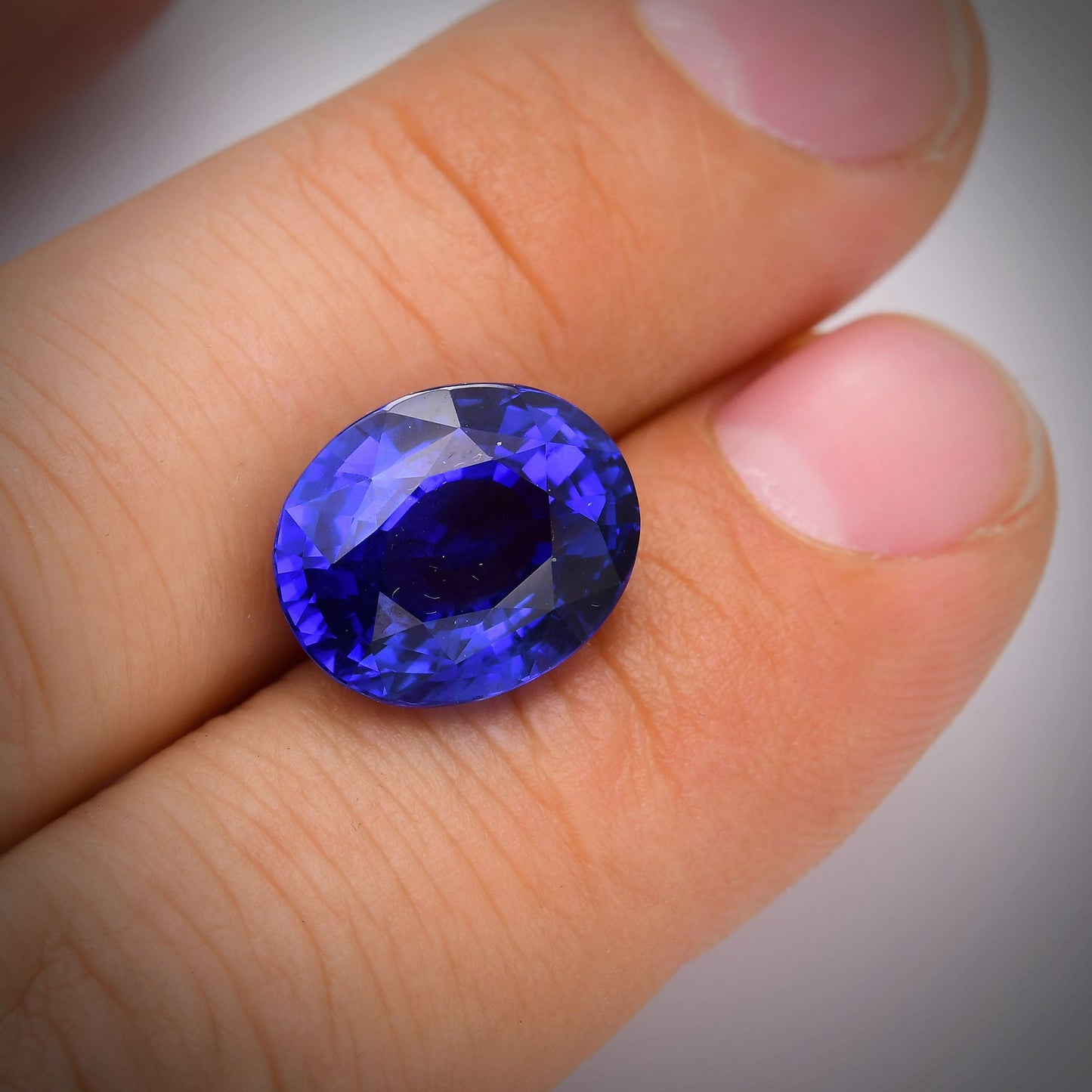11,64 Karat blauer ovaler Saphir aus Sri Lanka (AGL)