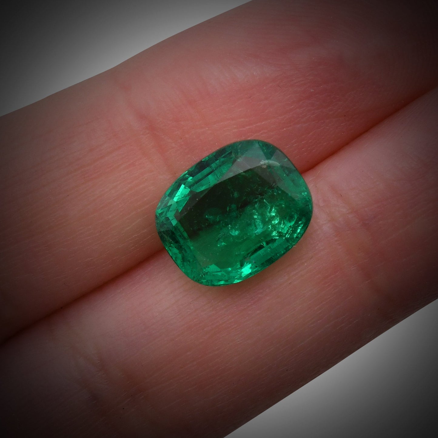 5.05 Carat Green COLOMBIA Cushion Emerald CD