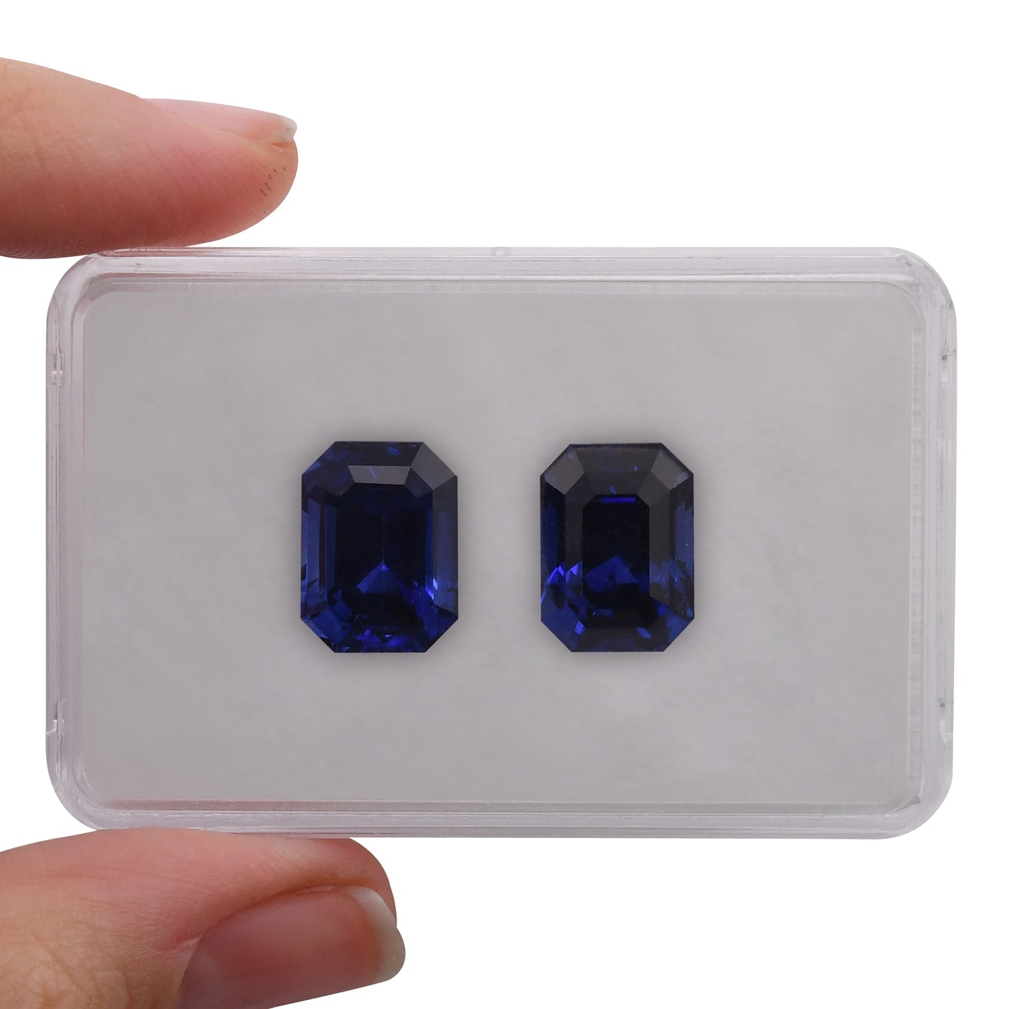20.44 Carat Blue SRI LANKAN Emerald Sapphire CD