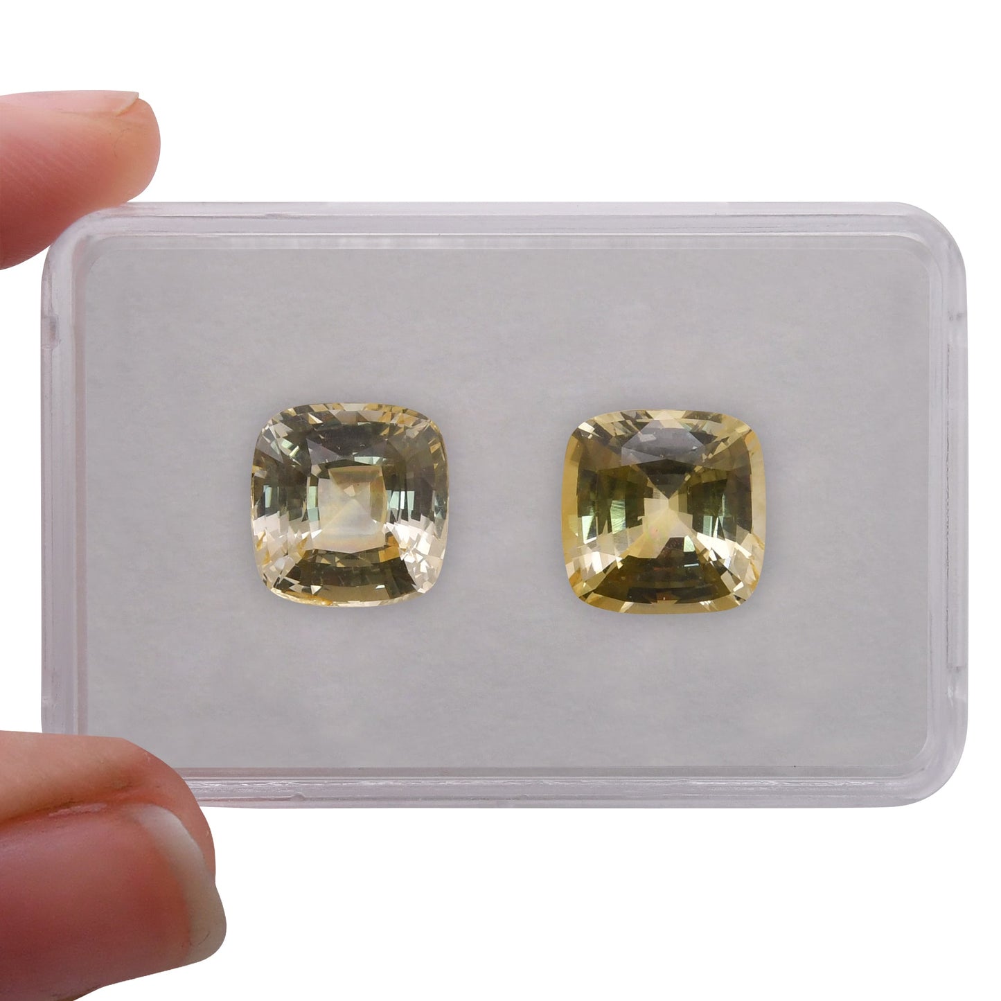 22,16 Karat gelber Kissen-Saphir (GIA)