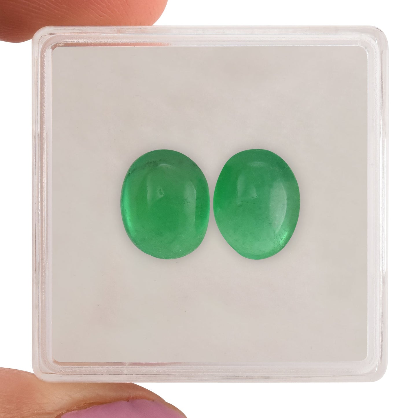 4,30 Karat grüner kolumbianischer Cabochon-Smaragd