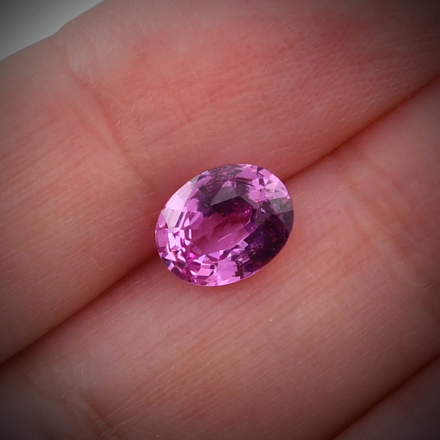 2,14 Karat rosa ovaler Saphir
