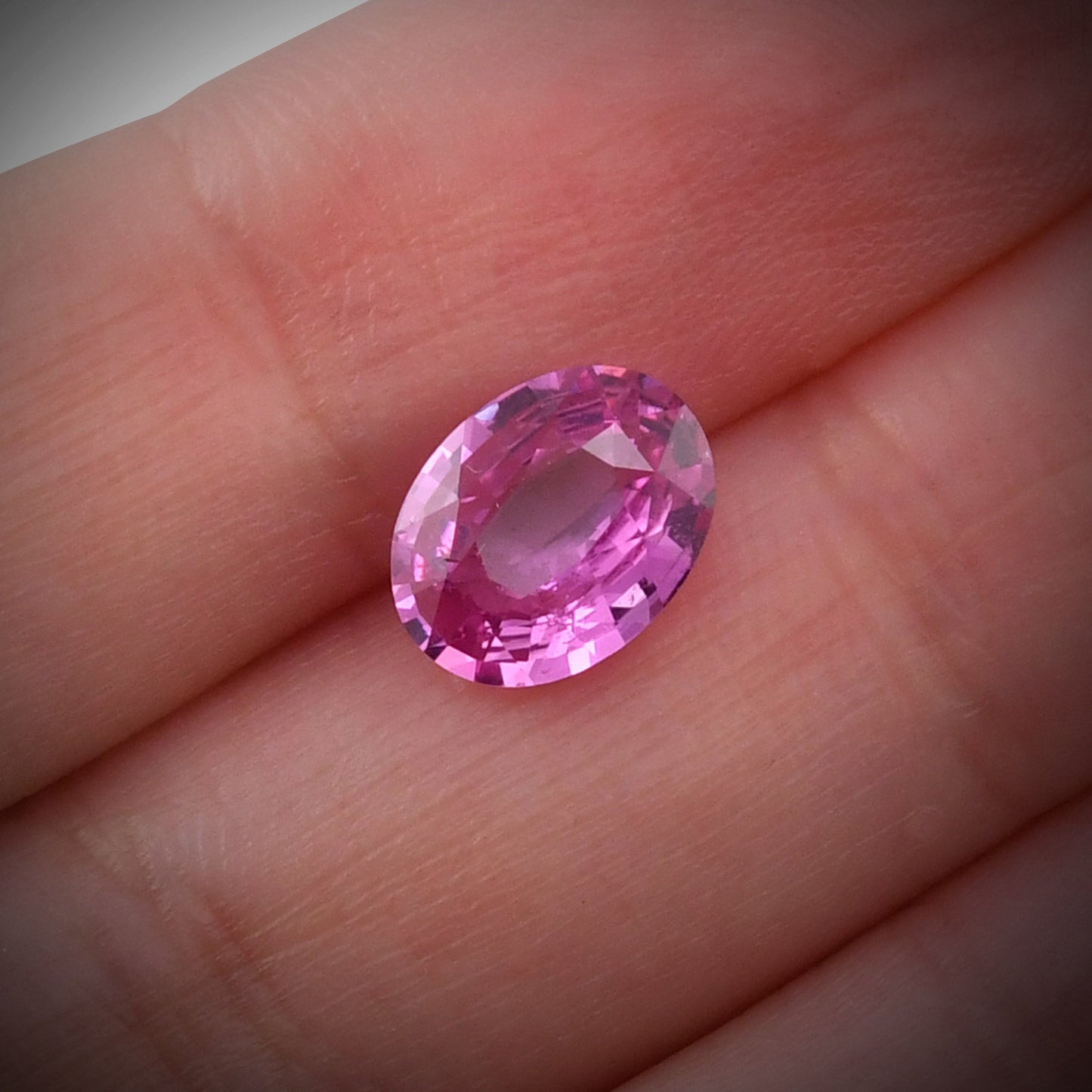 2,51 Karat rosa ovaler Saphir