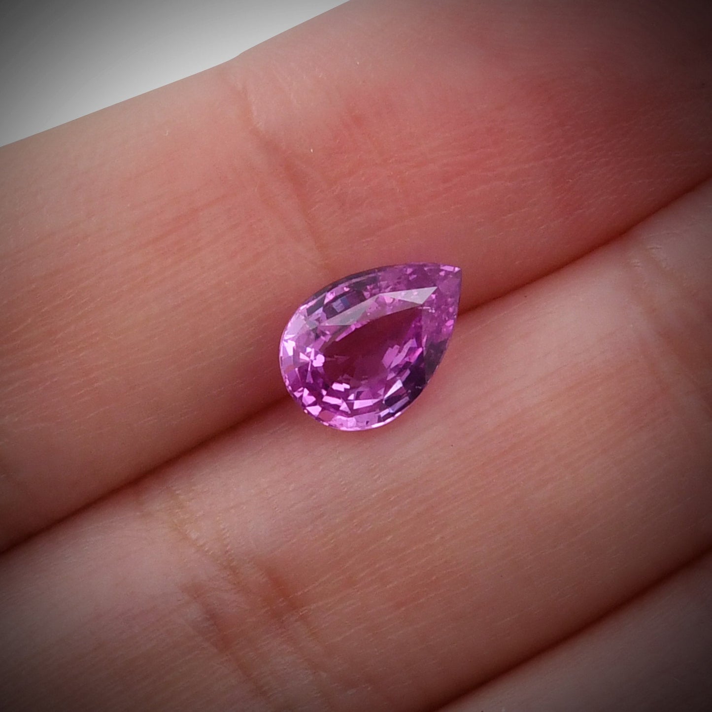 2,04 Karat rosa Birnenförmiger Saphir
