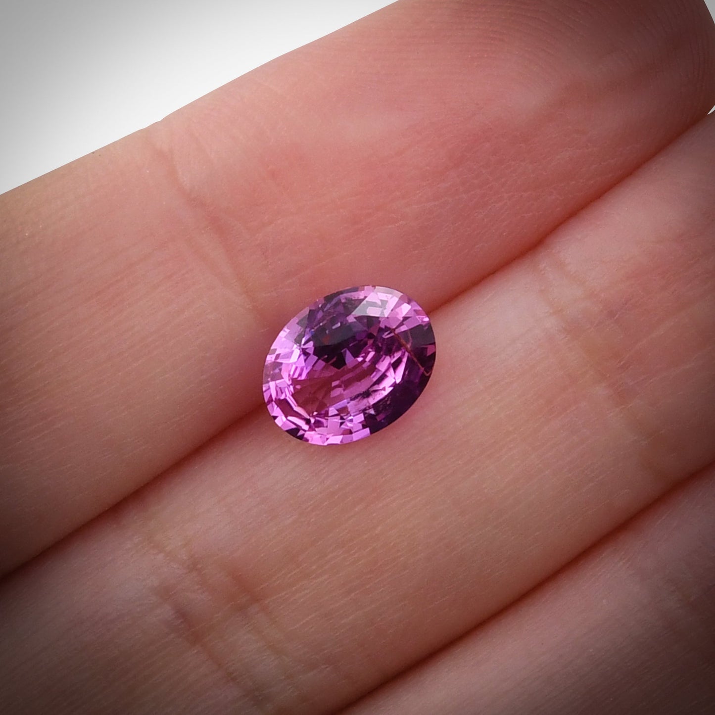 2,12 Karat rosa ovaler Saphir