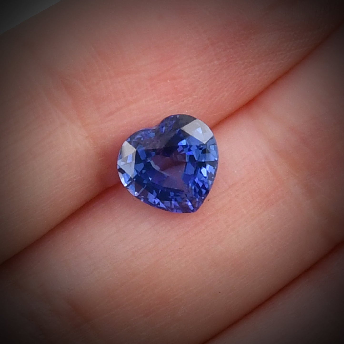 2,58 Karat blauer Herzsaphir