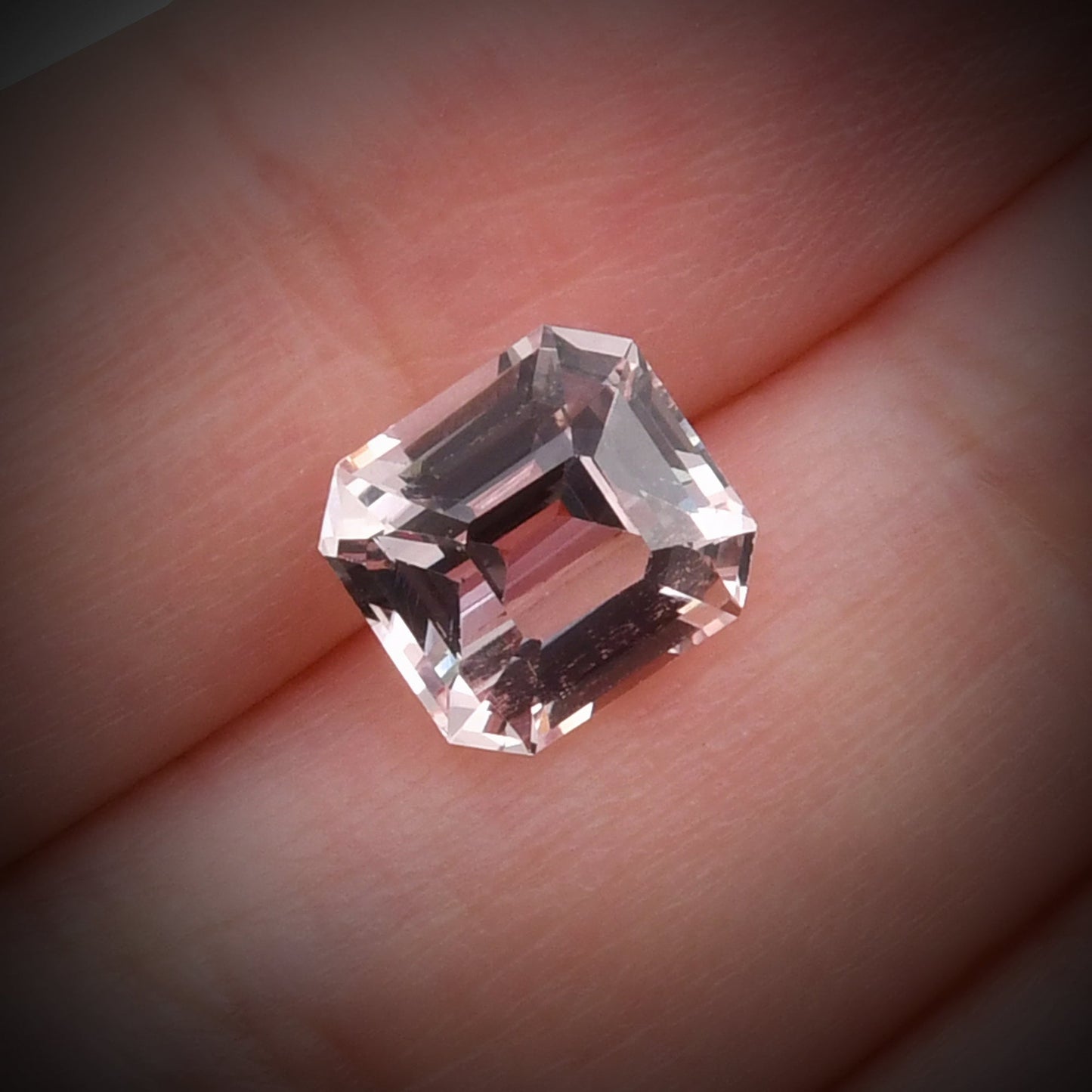 4,03 Karat Pink SRI LANKAN Sq. Emerald Sapphire CD