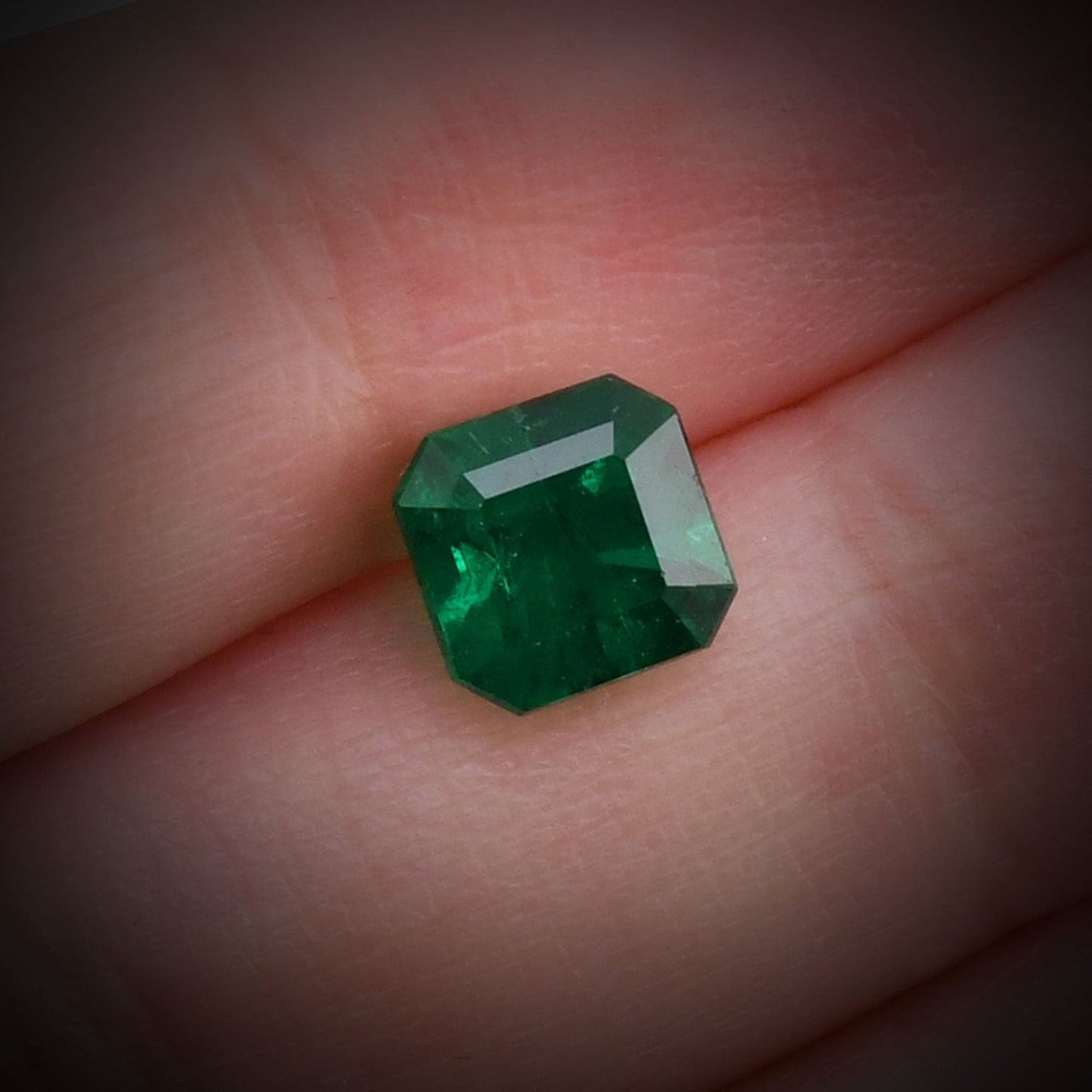 2.04 Carat Green COLOMBIAN Emerald Emerald CD