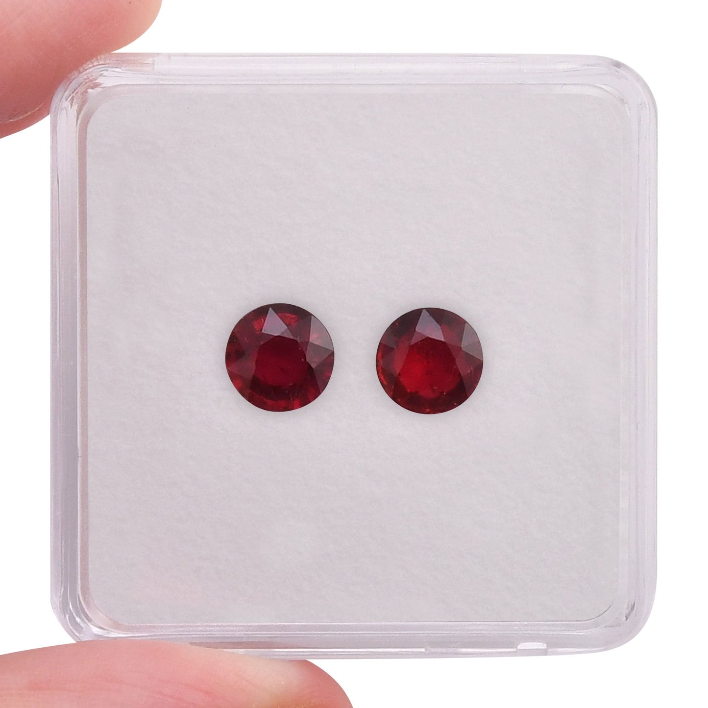 2,73 Karat roter runder Rubin