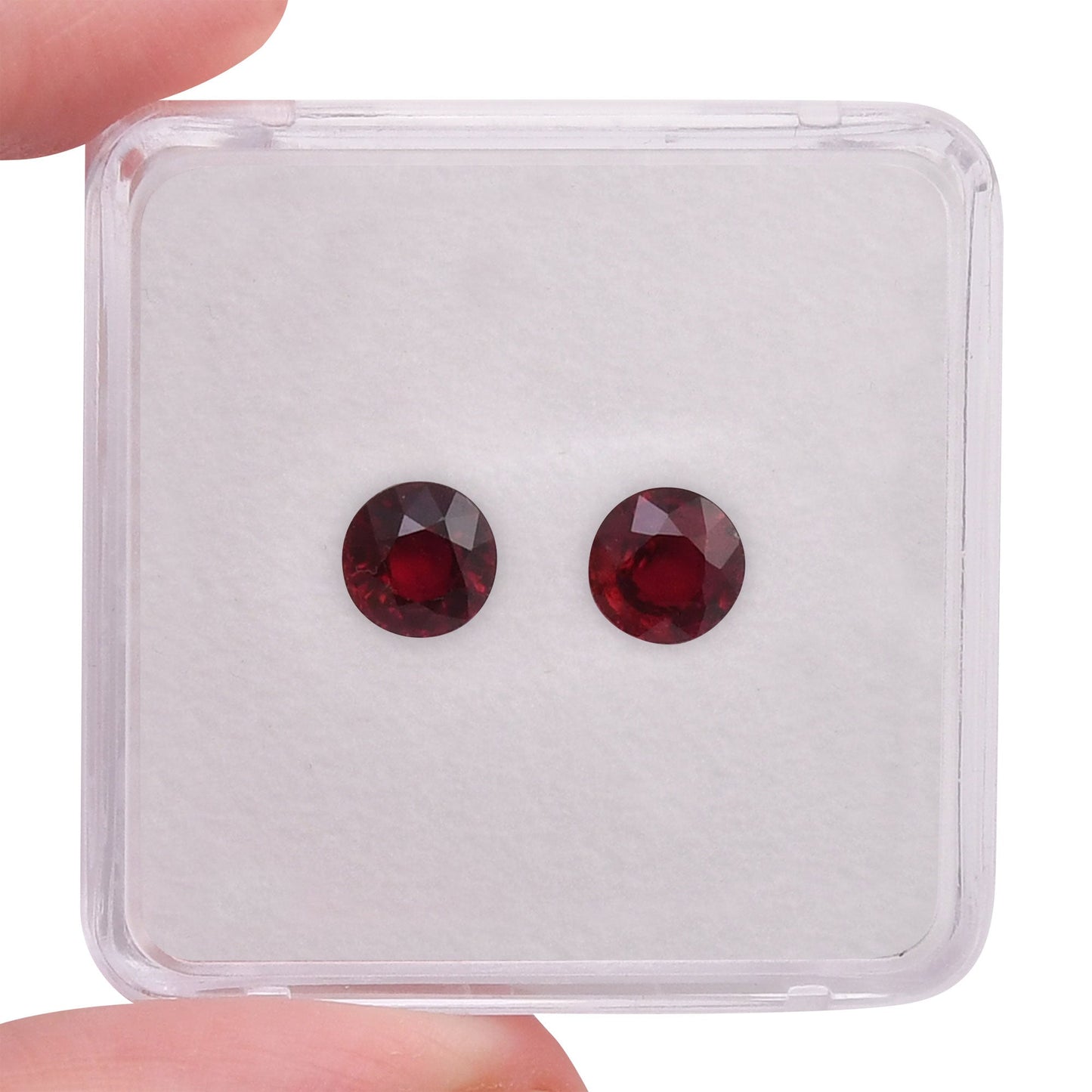 2,80 Karat roter runder Rubin